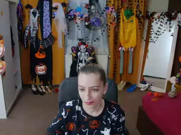 Evelyn webcam livesex profile in playful cams